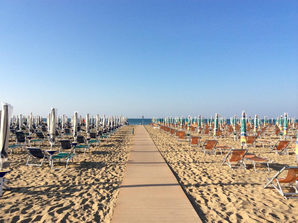 Appartamenti Mirella Bibione Esterno foto